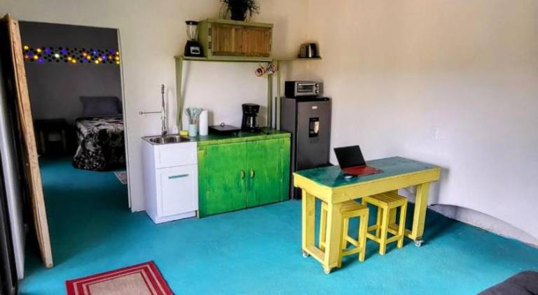Wonderful serviced apartment with private pool, garden & terrace | Perfect for remote work | Pets allowed — photo 2