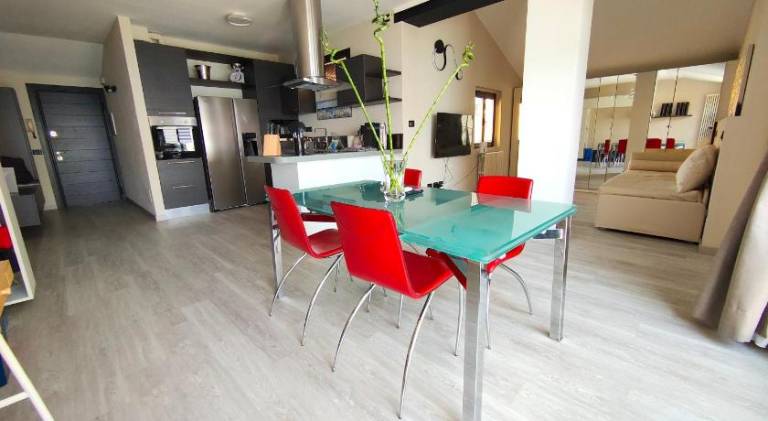 Holiday apartment with pool — photo 4