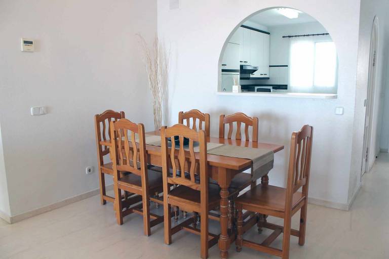 In the front-line location with sea views, direct — photo 4