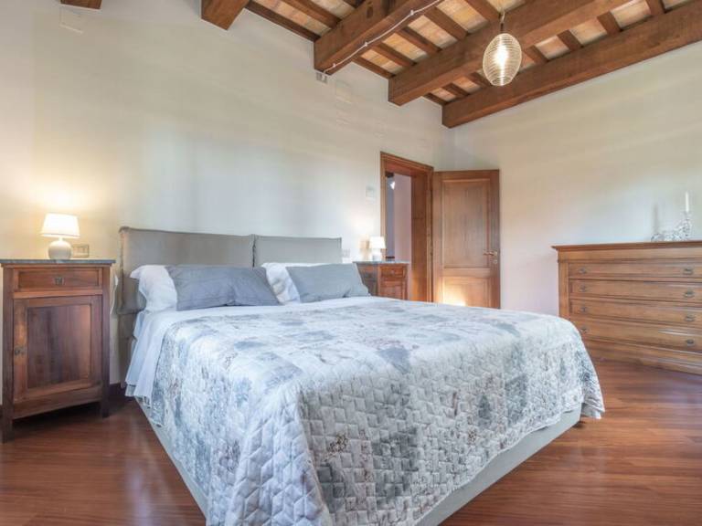 Fully equipped vacation home with garden, patio & BBQ | Mountain view | Pet-friendly — photo 2