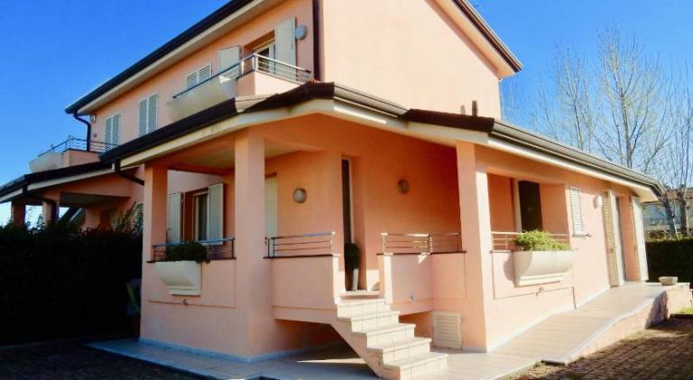 Villa with 3 rooms for 7 persons in Camaiore