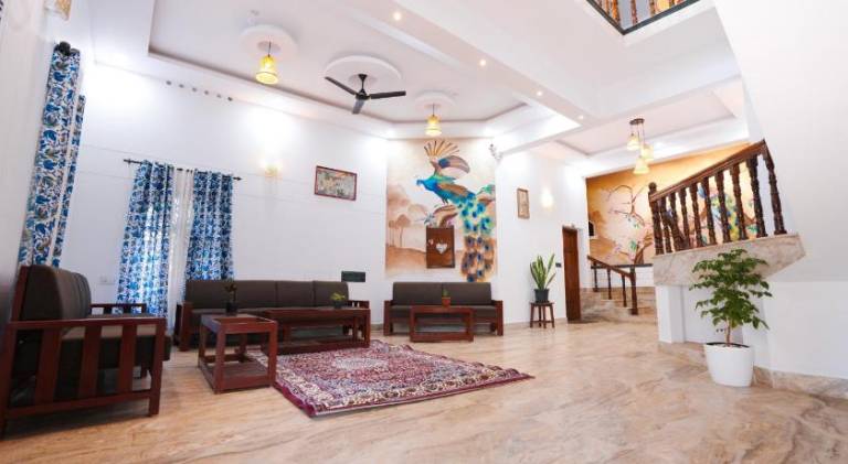 Serviced apartment with garden, pool & patio — photo 4