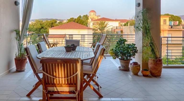 Apartment with patio, garden & barbecue — photo 4
