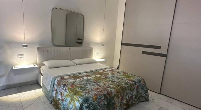 Holiday apartment with jacuzzi — photo 2