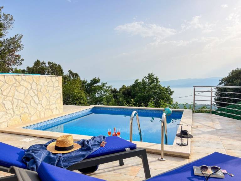 Günstiges Ferienhaus mit Pool und Meerblick — photo 3