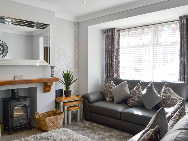 Cottage with yard | River view in Bridlington