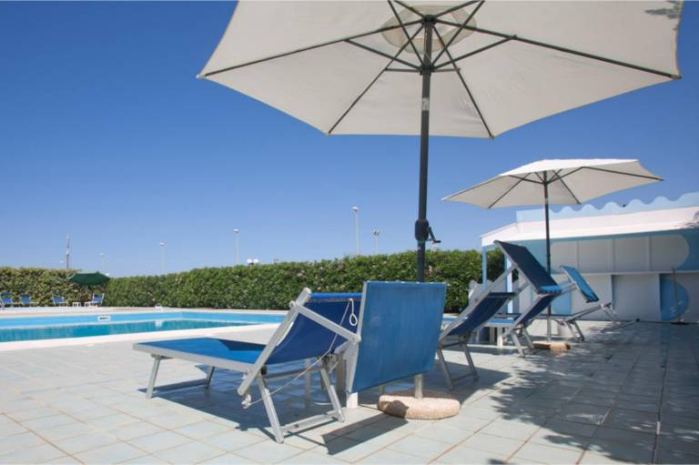 Rental apartment with terrace, pool & garden — photo 5