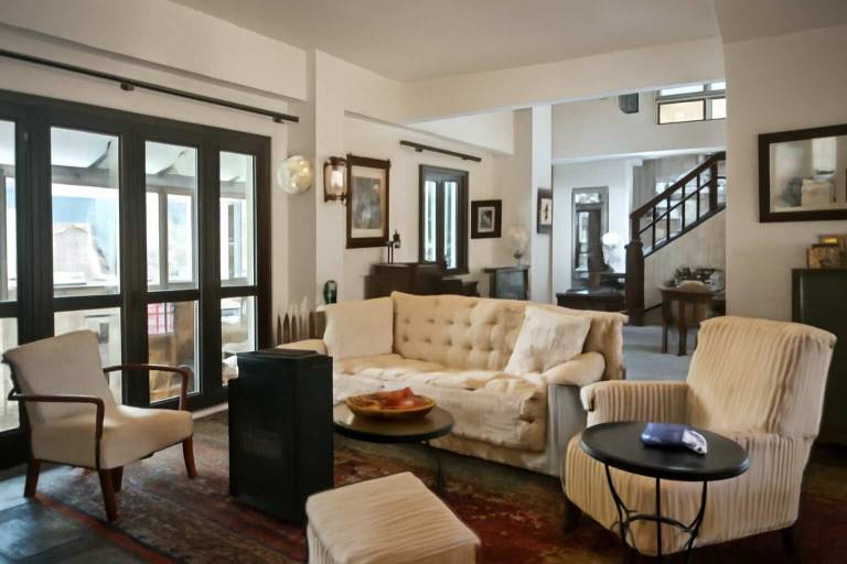 House  Agia Marina