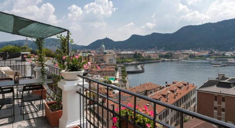Splendid view of Lake Como Attico in Brunate