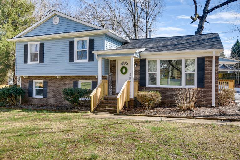 Sunny Family Home, 3 Mi to High Point Market! — photo 2