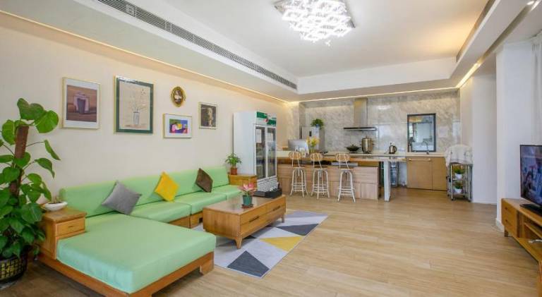 Serviced apartment with terrace, yard & pool | Pet-friendly — photo 5