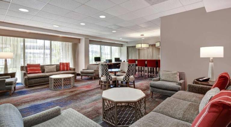 Hampton Inn & Suites Alexandria Old Town Area South — photo 2