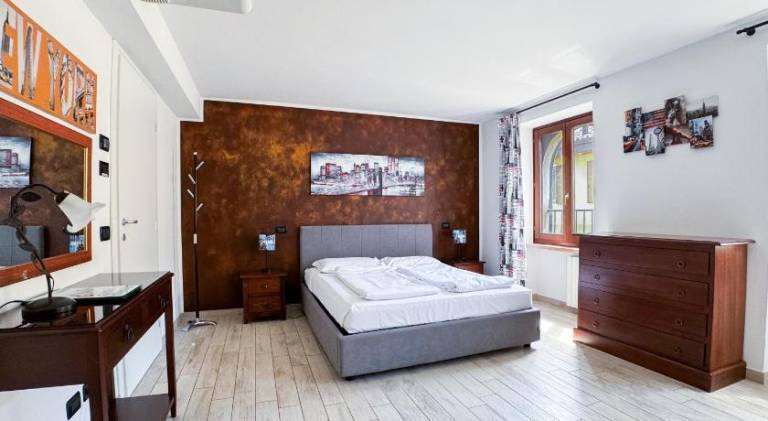 Serviced apartment with yard, hot tub & pool | Suitable for remote work — photo 2