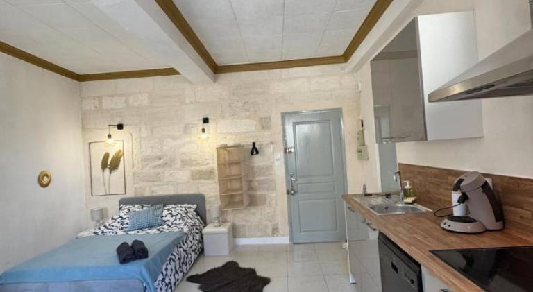 Apartment | Near Popes' Palace — photo 4
