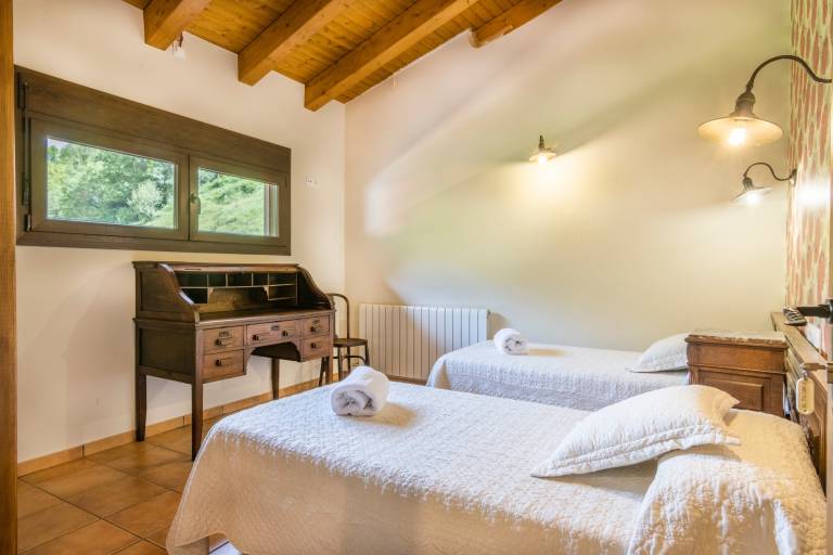 Apartment with patio | Mountain view in Lleida