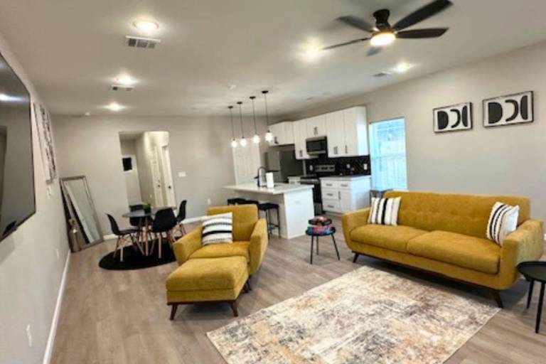 Children-friendly house with yard | Pets are welcome — photo 2