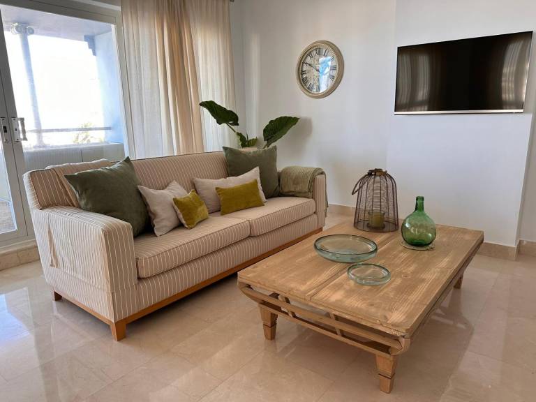 Fully equipped spacious holiday apartment with fast internet, yard & patio | Beach view | Next to the beach | Pets are welcome — photo 4