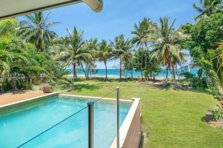 House Kurrimine Beach