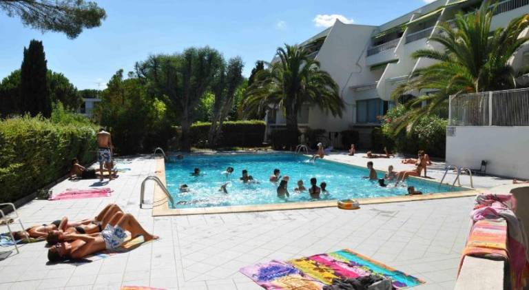 Rental apartment with pool & terrace in La Grande-Motte