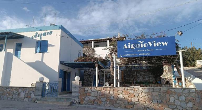 Serviced apartment with patio, barbecue & garden in Syros