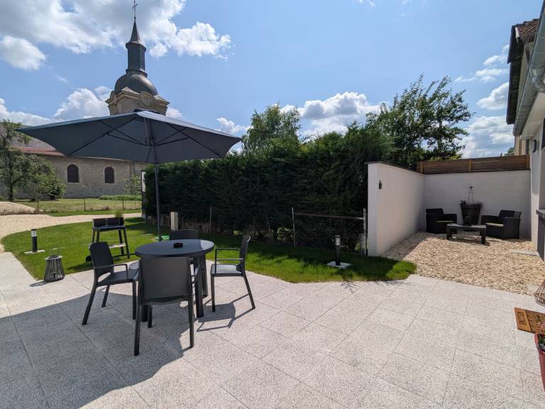 Wonderful cottage with yard & BBQ | Pets allowed — photo 2