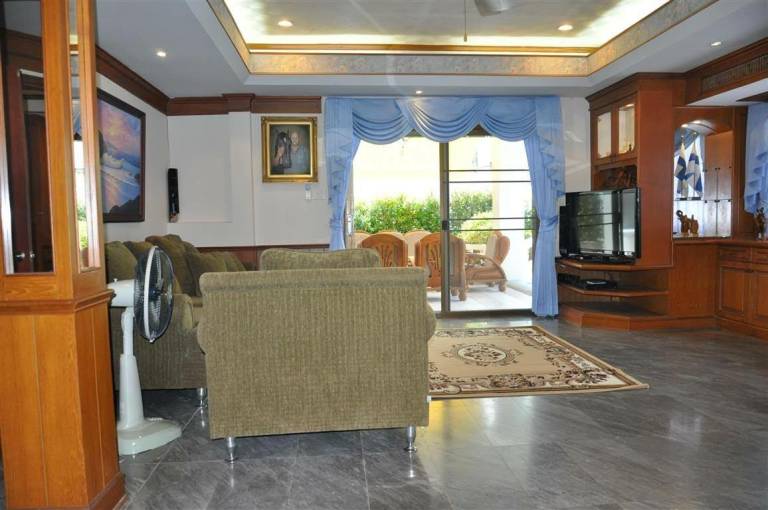 Villa with pool, barbecue & yard | Suitable for remote work | Pets are welcome — photo 3