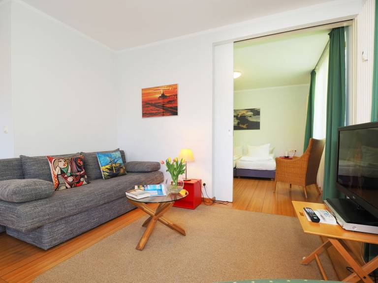 Appartement mit 1 Schlafzimmer und Balkon — photo 2