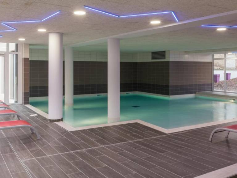 Rental apartment with heated pool — photo 2