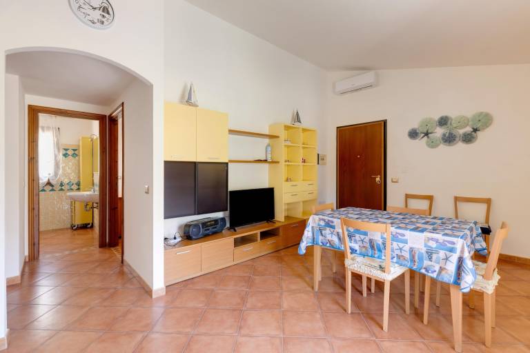 Holiday apartment with terrace — photo 2