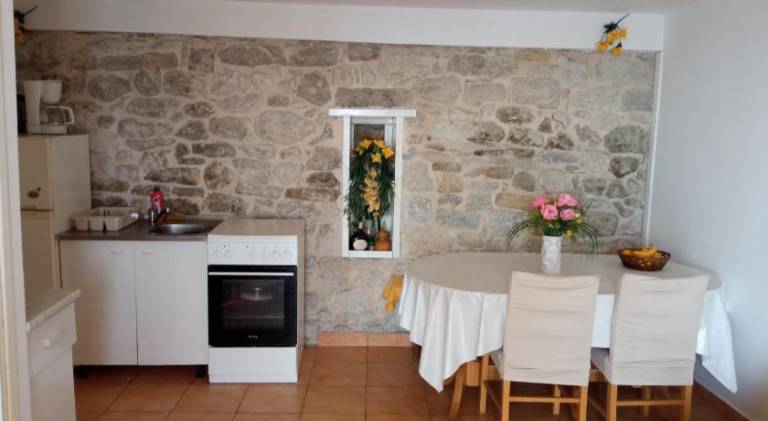 Villa with 2 rooms for 5 persons — photo 3