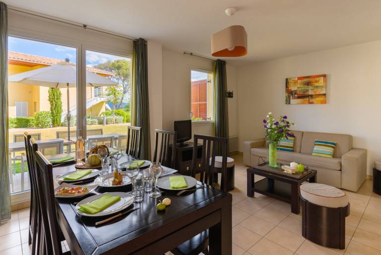 Family-friendly lovely condo with sauna, pool & terrace | Close to the beach | Pets are welcome — photo 3
