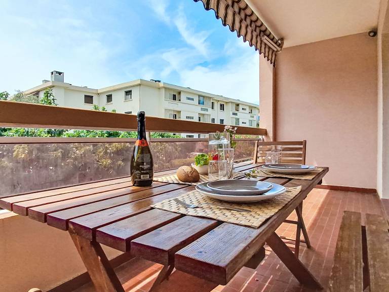 Apartment with terrace — photo 2