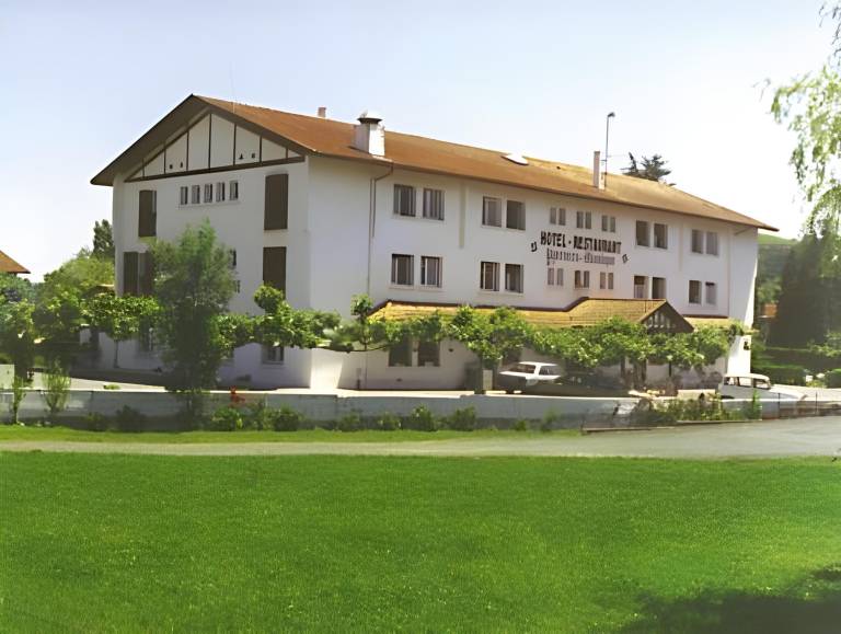 Hotel Pyrenees Atlantique in Saint-Pee-sur-Nivelle
