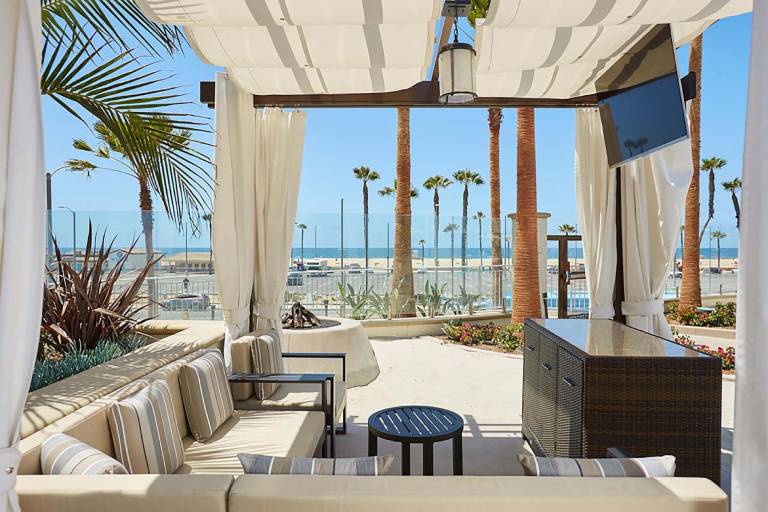 The Waterfront Beach Resort, a Hilton Hotel — photo 2