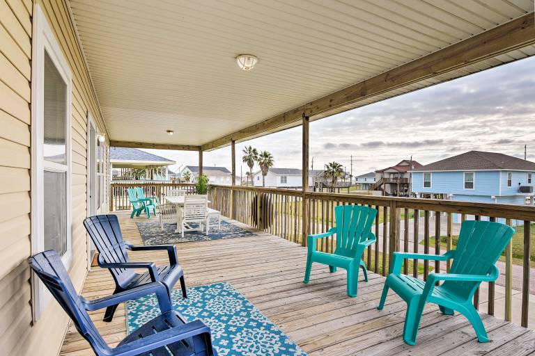Pool, Marina & More! Family Home in Terramar Beach — photo 3