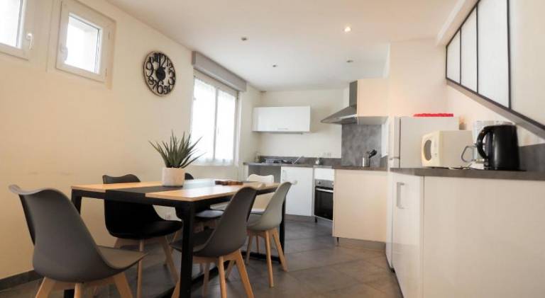 Apartment with 4 rooms for 6 persons in Lourdes