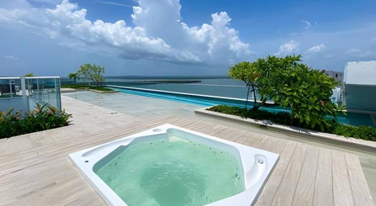 Apartment with jacuzzi, pool & patio — photo 4