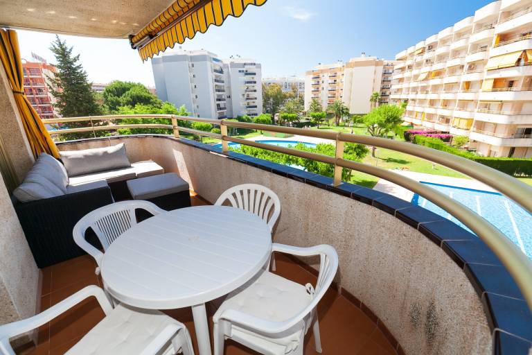 Rental apartment with pool, yard & patio — photo 5