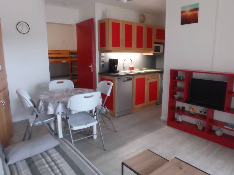 Studio with 1 room for 4 persons — photo 3