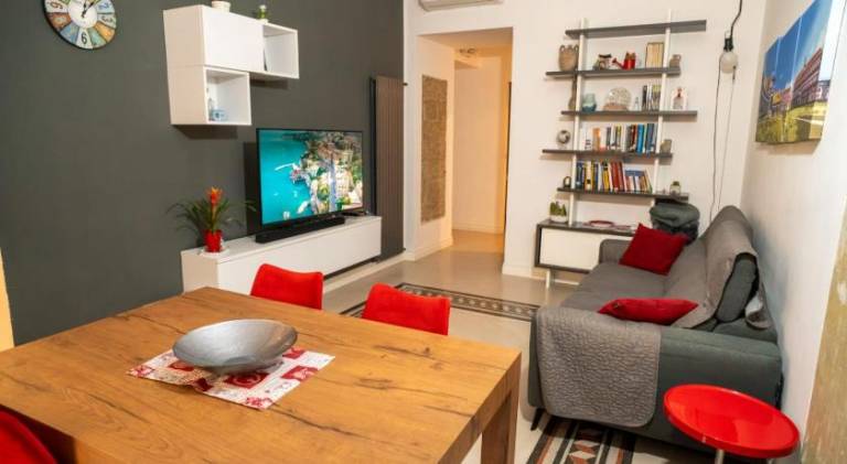 Holiday apartment | Near Piazza del Plebiscito in Naples