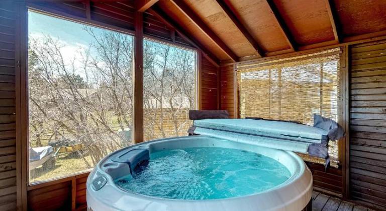 House with jacuzzi & pool — photo 3