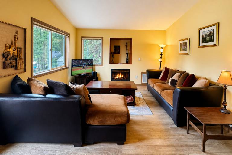 Children-friendly spacious condo with terrace | Dogs allowed in Leavenworth, WA