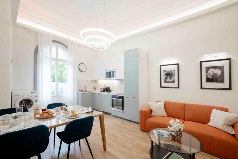 House | Next to Arc de Triomphe — photo 3