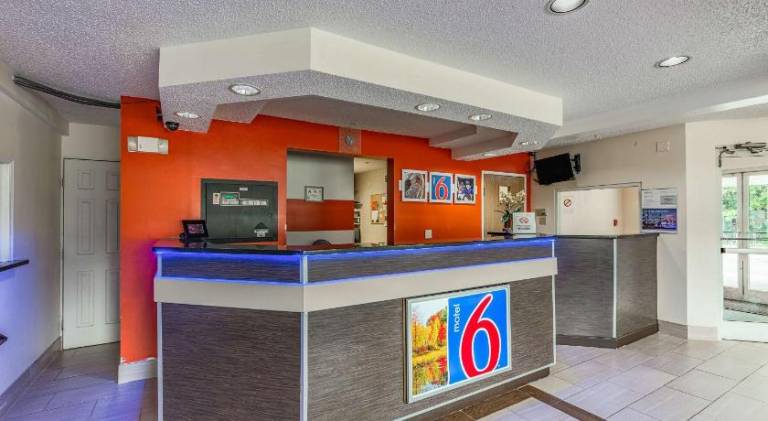 Motel 6 Charlotte, NC - University — photo 4