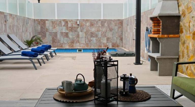 House with pool, barbeque & terrace — photo 4