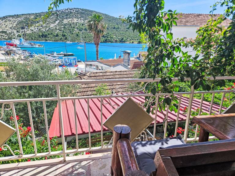 Ferienhaus in Vinišće für max. 12 Personen