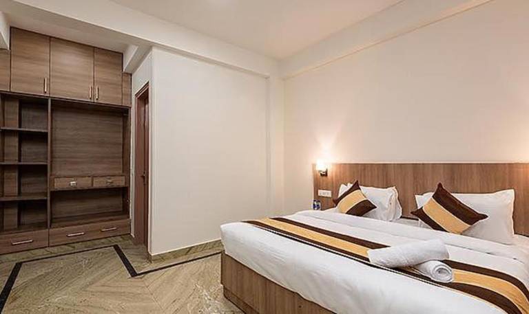 FabHotel Platinum Inn