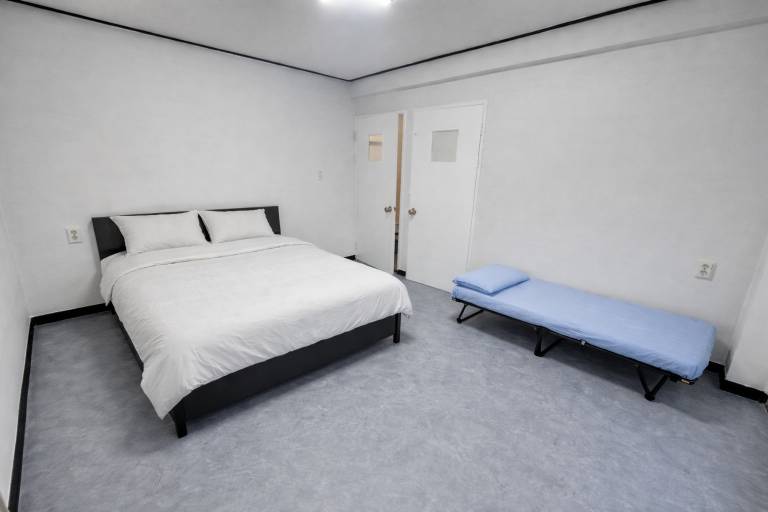 Clean, Very Large Accommodation Suitable for Large Groups - 50 pyeong, 4 Rooms — photo 5