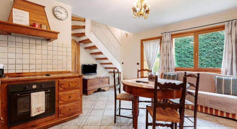 Rental apartment with yard & barbecue — photo 2
