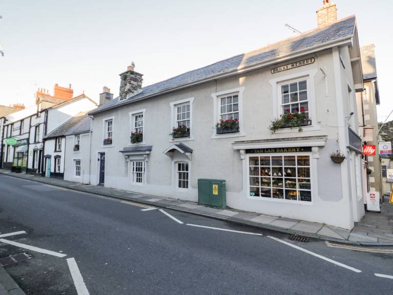 Cottage with garden | Beach view in Conwy